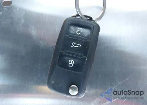 2013 Volkswagen Beetle из США, поврежденный, VIN 3VWJX7AT3DM660437